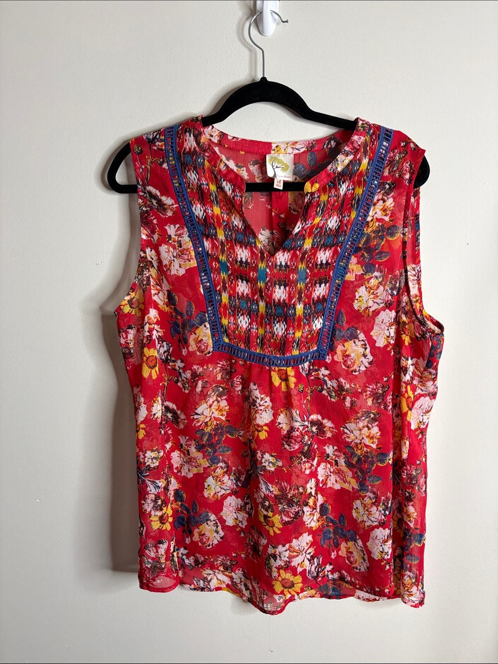 fig and flower Red Floral Sleeveless Embroidered Yoke Camisole